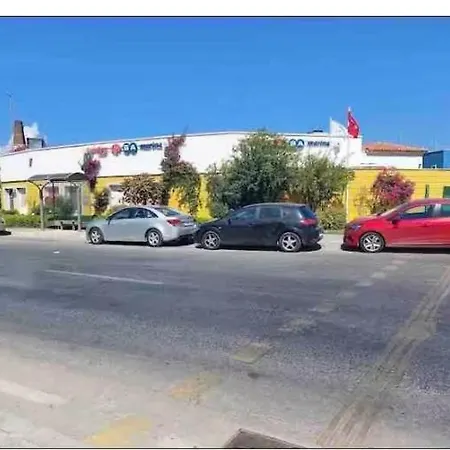 Marinaya Yuerueme Mesafesinde