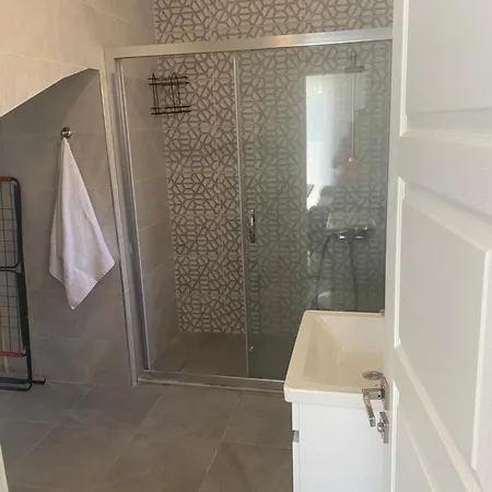 Marinaya Yuerueme Mesafesinde * Çeşme