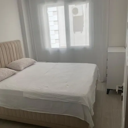 Marinaya Yuerueme Mesafesinde Apartamento
