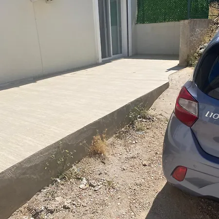 Marinaya Yuerueme Mesafesinde Çeşme