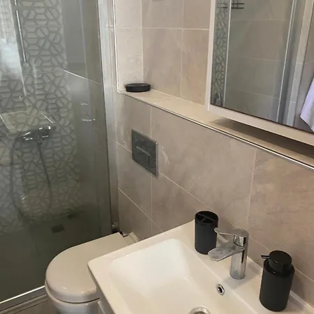 Marinaya Yuerueme Mesafesinde Apartamento Çeşme